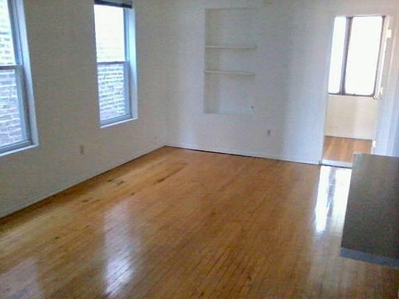 3rd image of 2336 N Wayne Ave #2