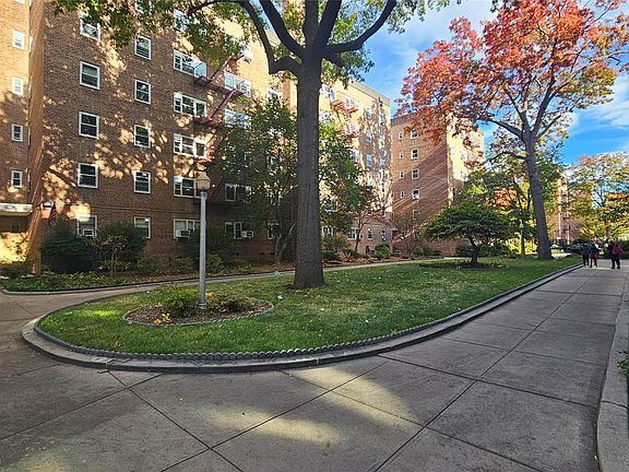 4th image of 44-69 Kissena Boulevard #4M