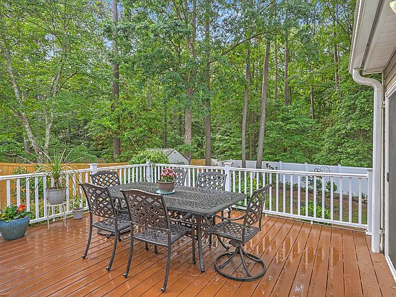 4th image of 9060 Pickett Fence Ln