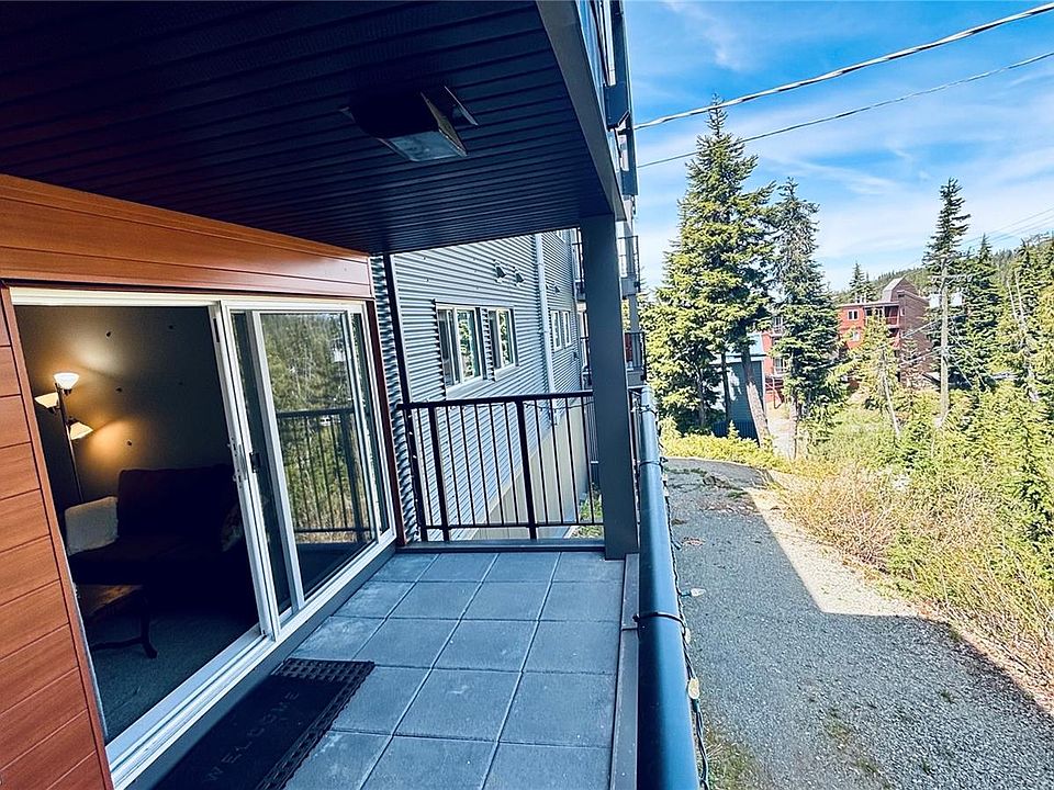 1st image of 695 Castle Crag Cres #106