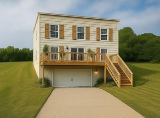 500 Hidden Meadows Dr, Fremont, NE 68025