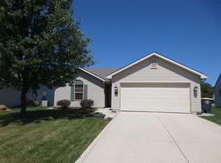 221 El Dorado Trl E, Fort Wayne, IN 46825