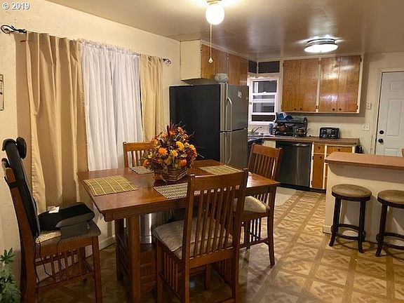 3rd image of 91 Okanogan Ave
