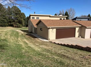3009 Winnipeg Dr, Bismarck, ND 58503