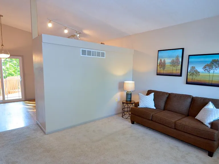 1443 Wildrose Dr — Photo 2