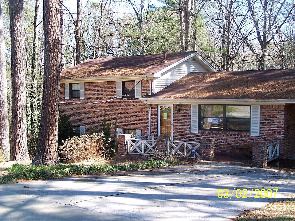 2nd image of 1906 Glen Echo Dr