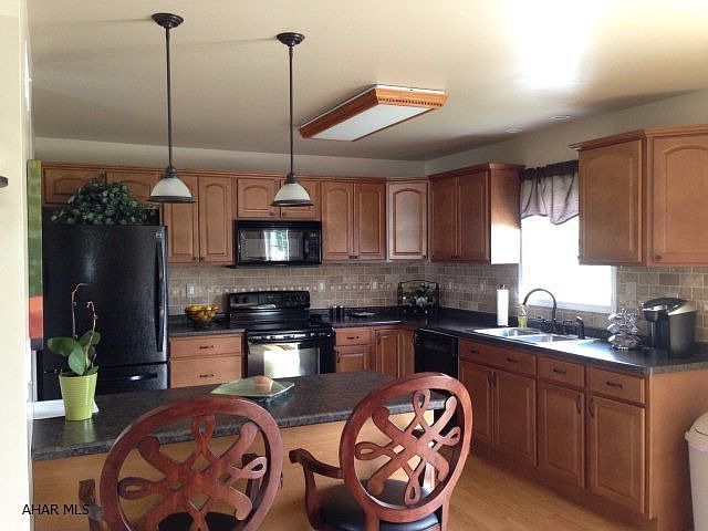 2nd image of 229 Fiore Ln