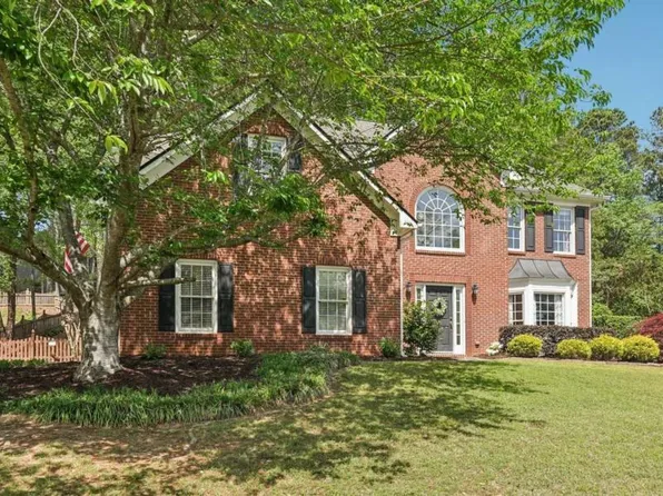 605 Silverberry Ln, Sugar Hill, GA 30518