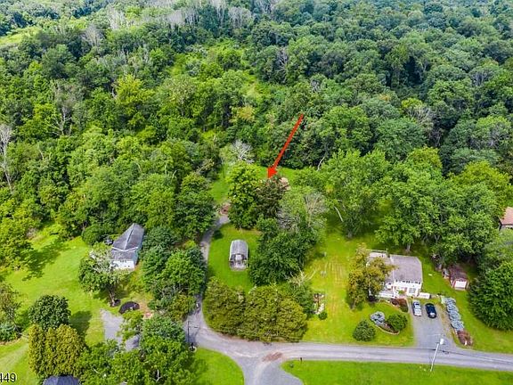 3rd image of 751 Peters Ln