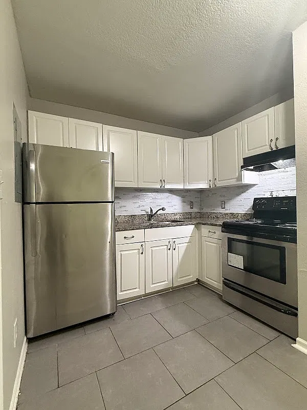 2 bed, 850 sqft, $999 — Photo 3