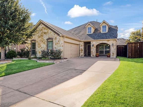 Front Elevation - Driveway