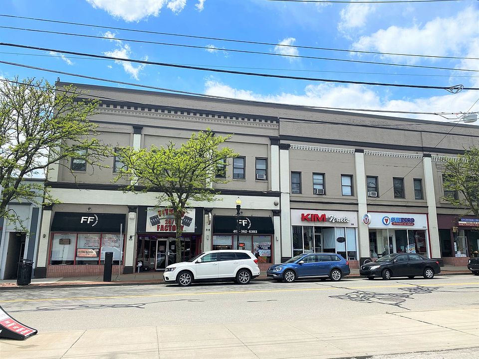 2nd image of 214 Highland Ave #J