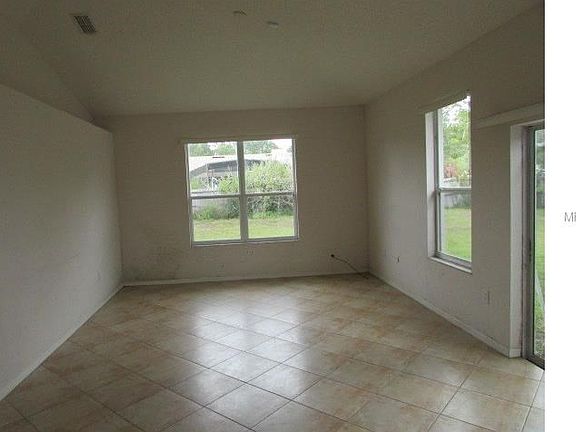 5th image of 20533 Majestic St