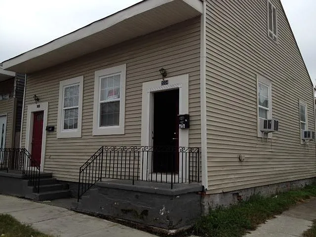 2 bed, 900 sqft, $1,500 — Photo 2