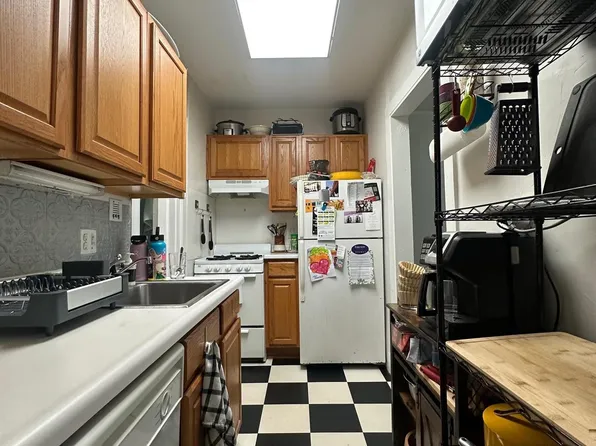 122 Central St #1, Somerville, MA 02145