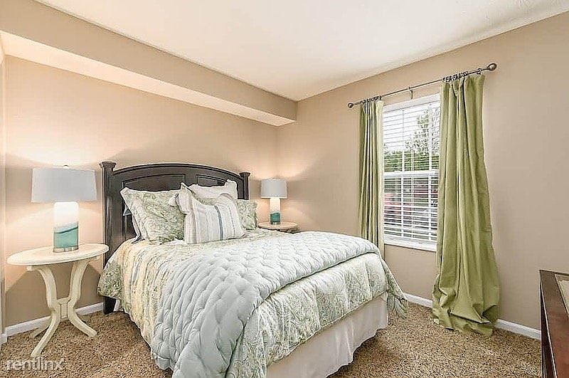 2nd image of 5995 Brayford Dr