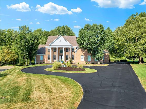 3rd image of 315 Tavern Creek Ct