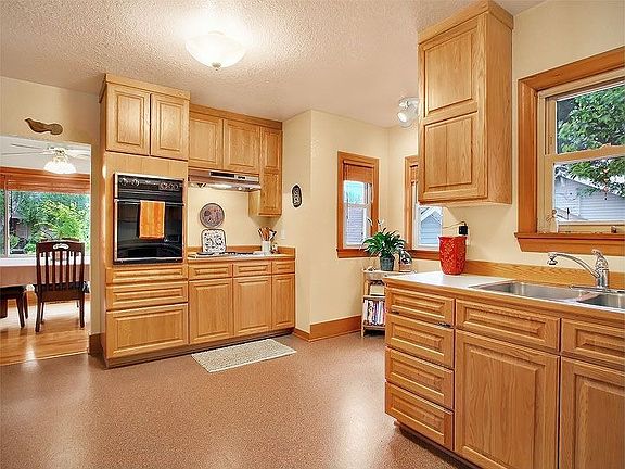 Kitchen with Eating Nook