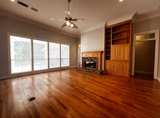 6011 Riverbrook Dr, Baton Rouge, LA 70820