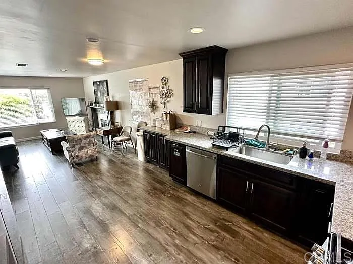 3 bed, 1348 sqft, $3,600 — Photo 3