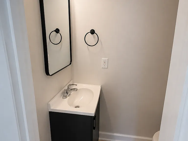 1823 Charles Ct — Photo 3