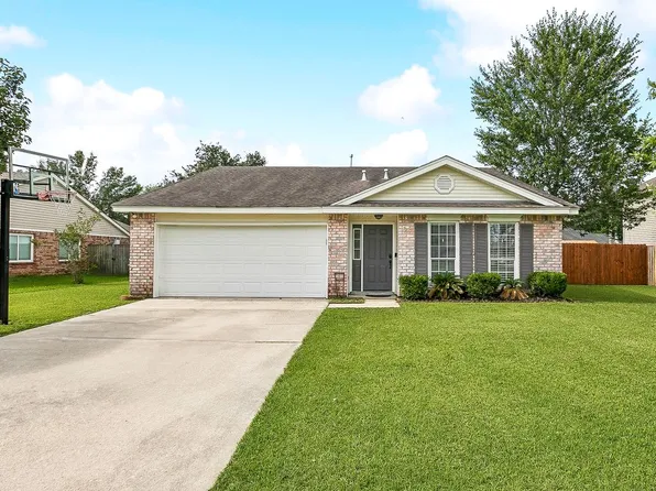 3001 Meadow Lake Dr E, Slidell, LA 70461