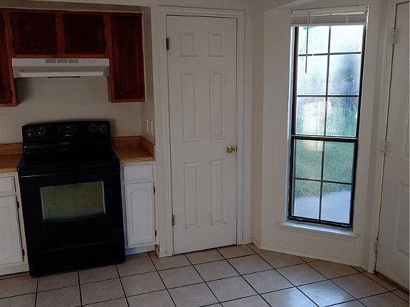 3rd image of 2506 Grasslands Dr