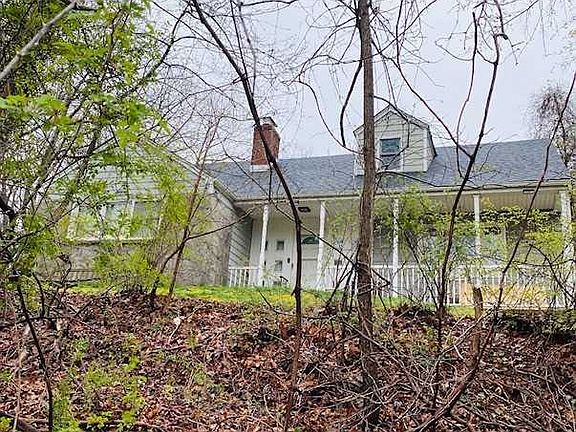 4th image of 101 Willis Ave
