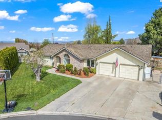 209 Clover Pl, Moxee, WA 98936