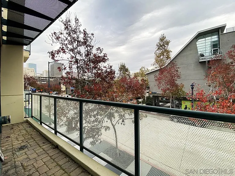 555 Front St #205 — Photo 32