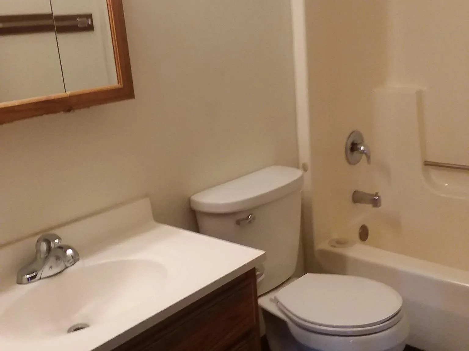2 bed, 1000 sqft, $900 — Photo 3