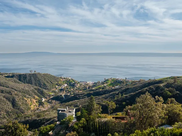 21801 Castlewood Dr, Malibu, CA 90265