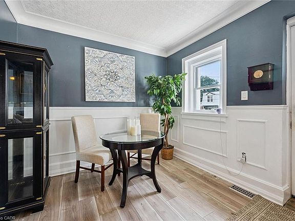 3rd image of 314 Paisley Rd