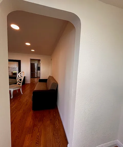 195 Balboa Way — Photo 2