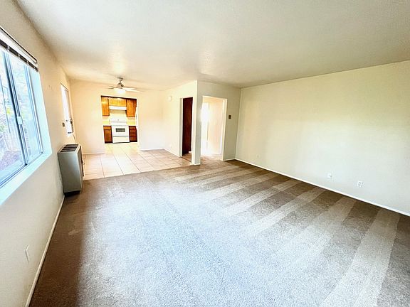 4th image of 308 Hillside Ct