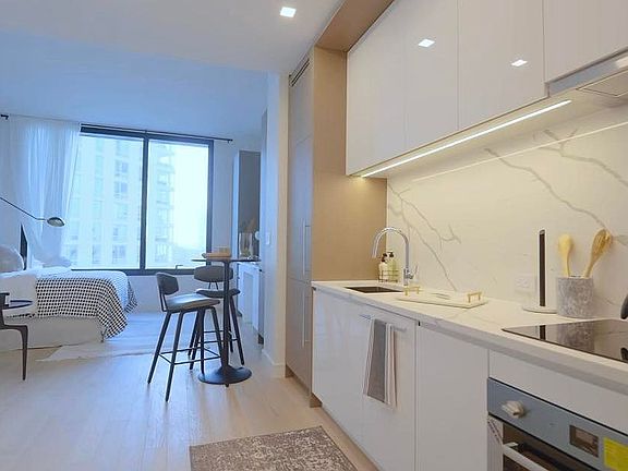 3rd image of 45-30 Pearson St #20E