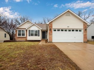 148 Butternut Stage Dr, Saint Peters, MO 63376