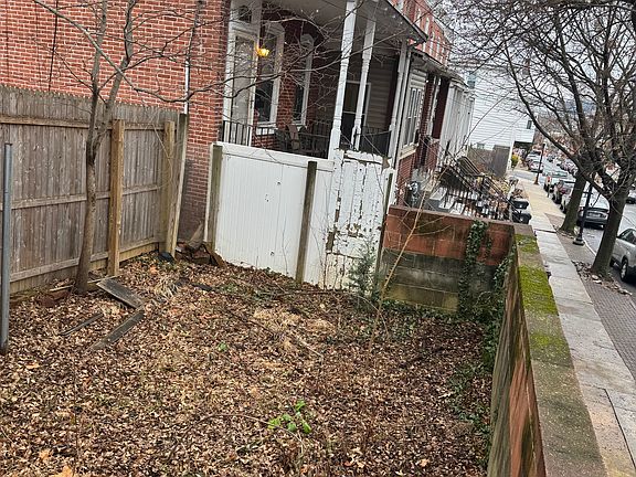 4th image of 1213 W 6th St