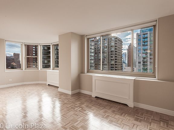 5th image of 30 W 63rd St APT 21J