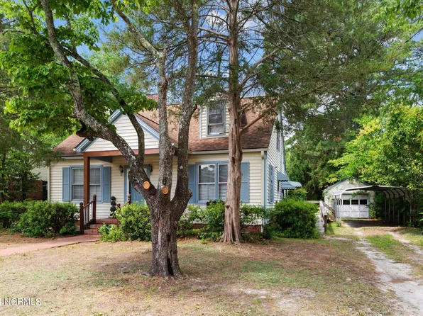 607 N Smithwick Street, Williamston, NC 27892