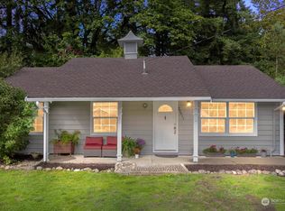 22011 Locust Pl, Lynnwood, WA 98036