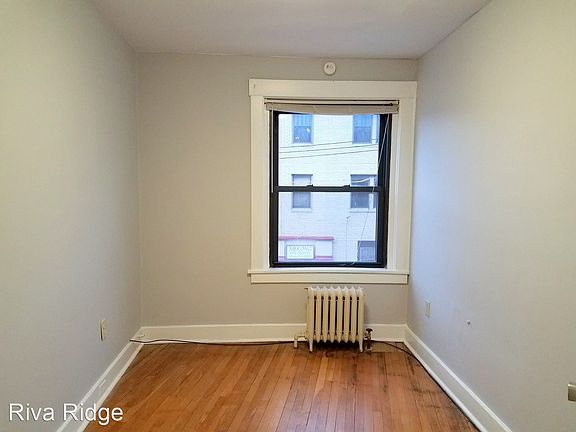 5th image of 2906 Glenmore Ave #201