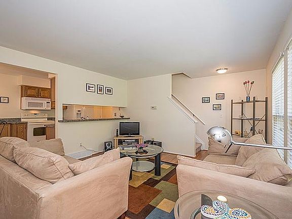 5th image of 2736 Glenbridge Ct #72