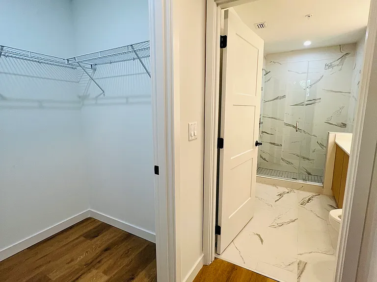 1652 NE 124th St #102 — Photo 11
