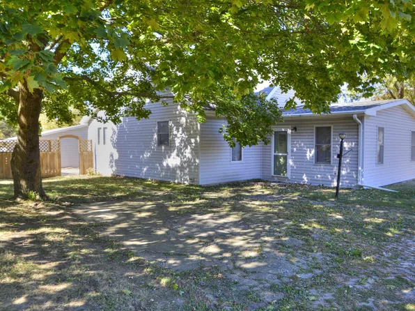 523 N Coal St, Colchester, IL 62326