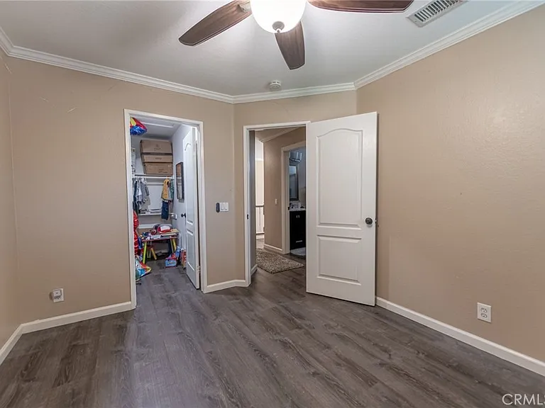 10 Valley Crest Rd — Photo 35