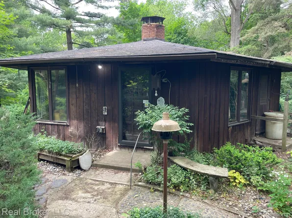 5465 Hadley Rd, Goodrich, MI 48438