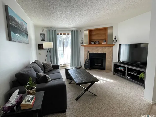 UNIT 102A-51 Wood Lily DRIVE, Moose Jaw, SK S6J 1H1