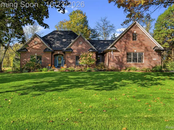3394 Outback Trl, Pinckney, MI 48169