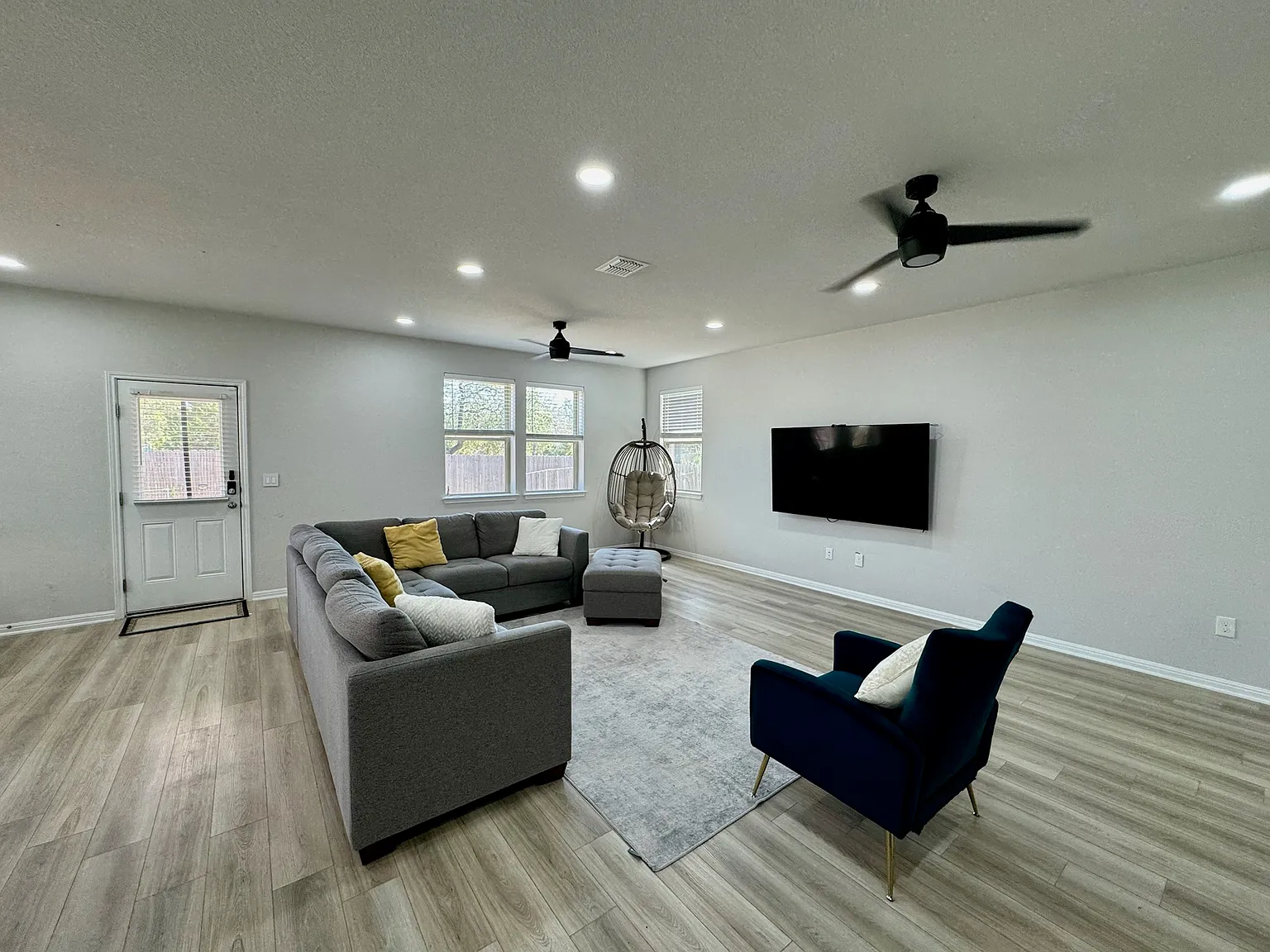 4 bed, 2.5 bath, 2044 sqft, $2,250 — Photo 4